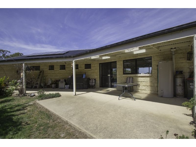 195 Savages Road, Fish Creek VIC 3959