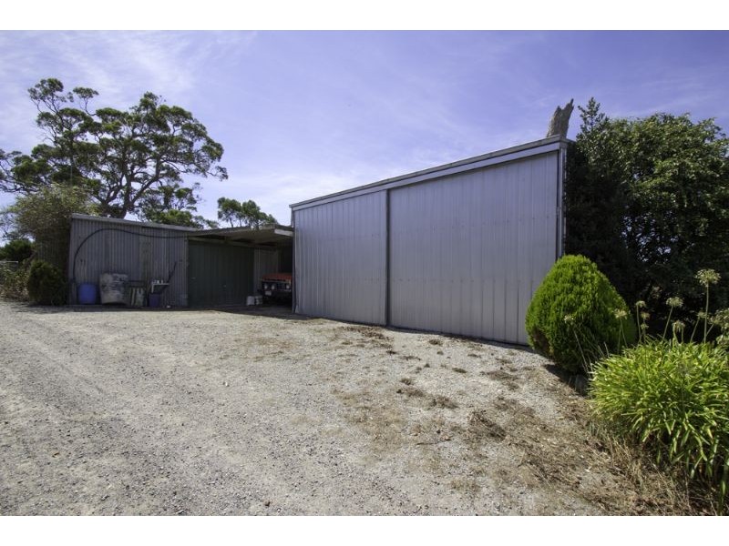 195 Savages Road, Fish Creek VIC 3959