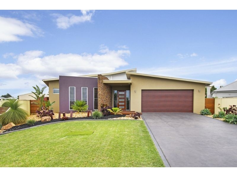10 Arcadia Crescent, Leongatha VIC 3953