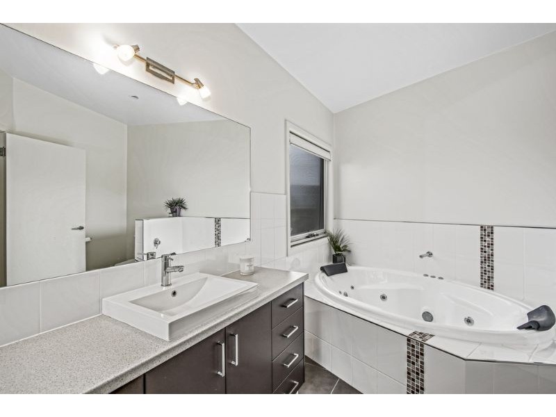 10 Arcadia Crescent, Leongatha VIC 3953