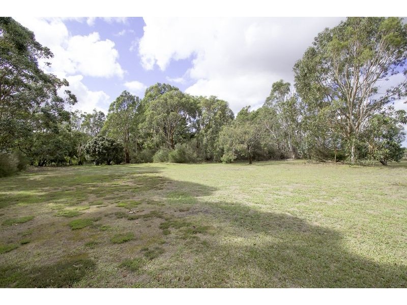 225 Bartons Road, Buffalo VIC 3958