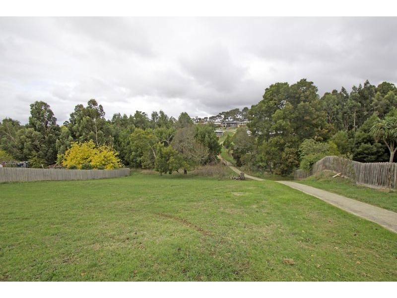 15 Eden Crescent, Leongatha VIC 3953