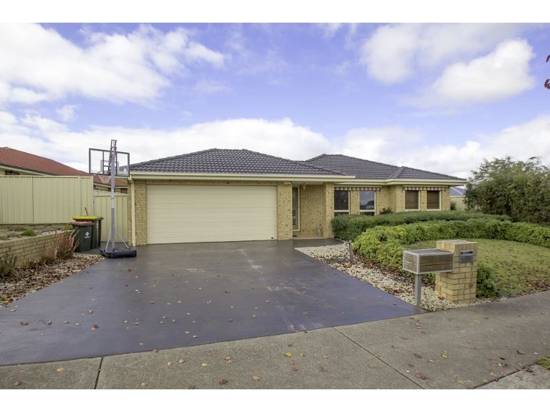 17 Carr Avenue, Leongatha VIC 3953