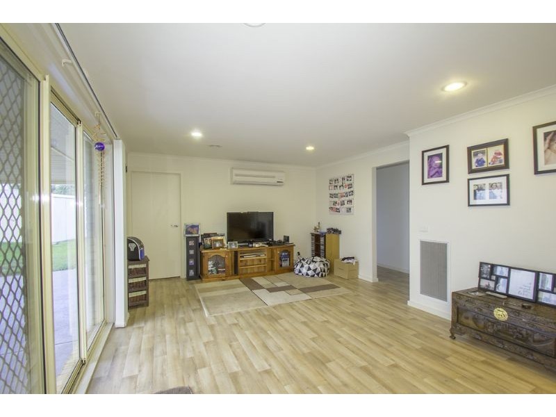 17 Carr Avenue, Leongatha VIC 3953