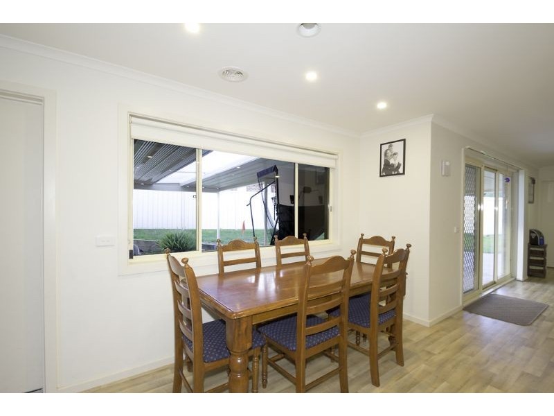 17 Carr Avenue, Leongatha VIC 3953