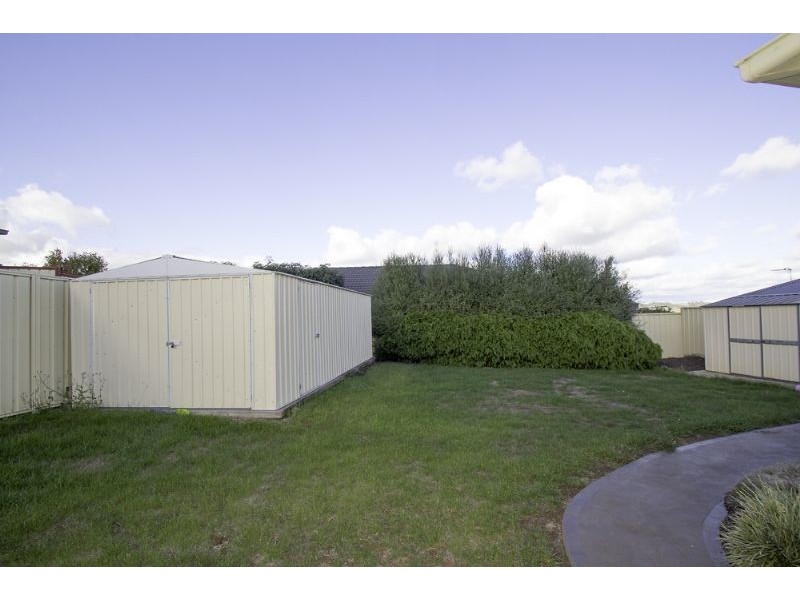 17 Carr Avenue, Leongatha VIC 3953