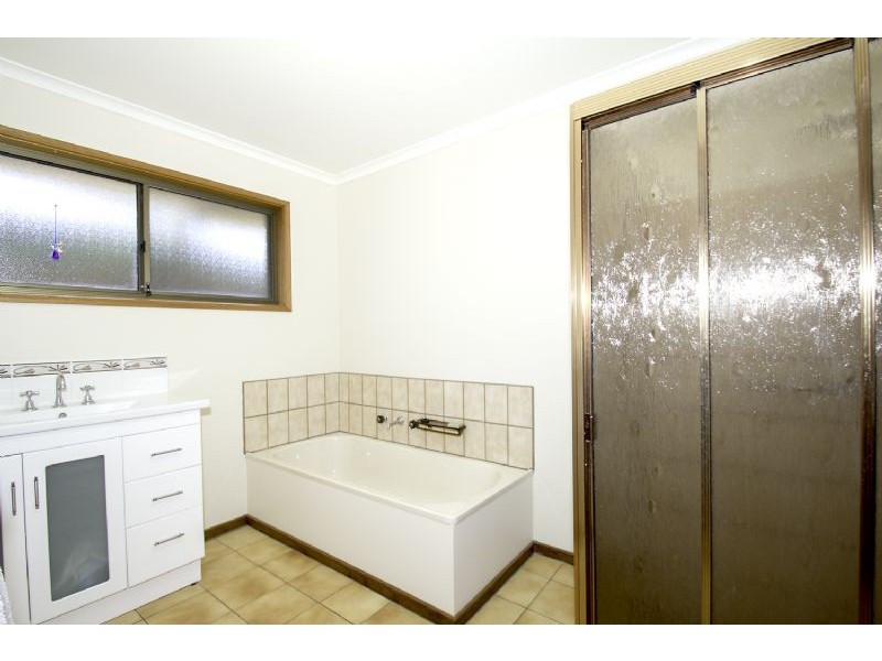 2 Warralong Court, Leongatha VIC 3953