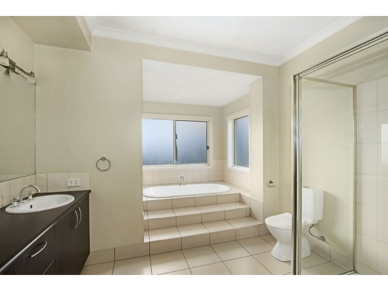 70 Chamberlain Drive, Leongatha VIC 3953