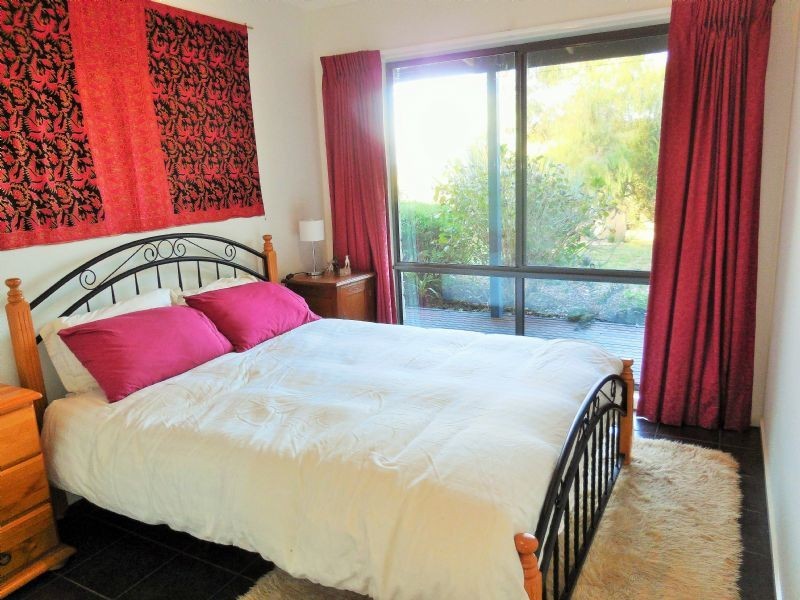 2450 Grandridge Road, Hallston VIC 3953