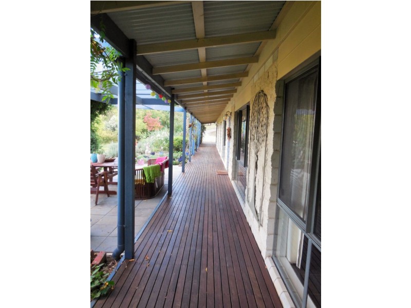 2450 Grandridge Road, Hallston VIC 3953