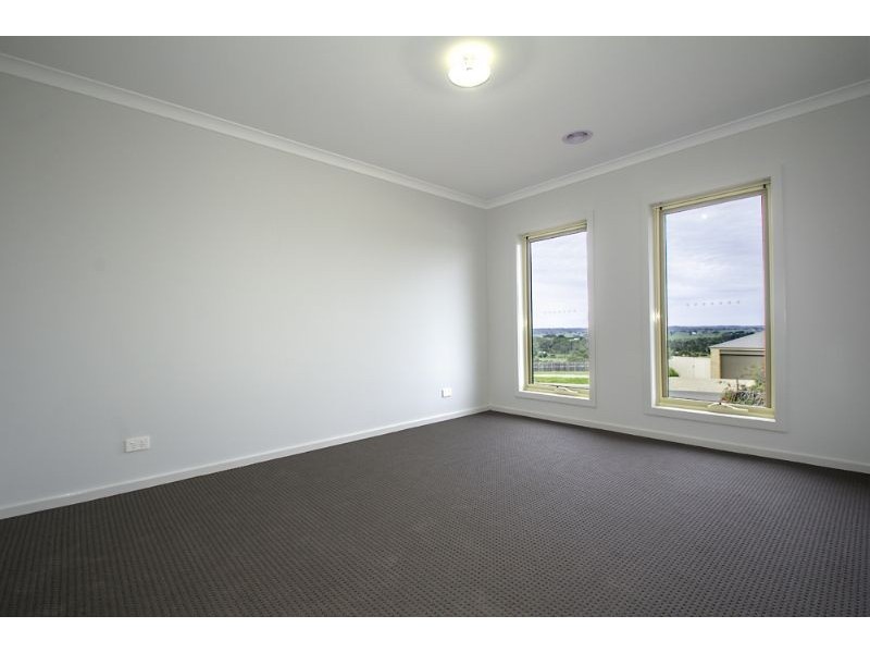 5 Burrows Way, Leongatha VIC 3953