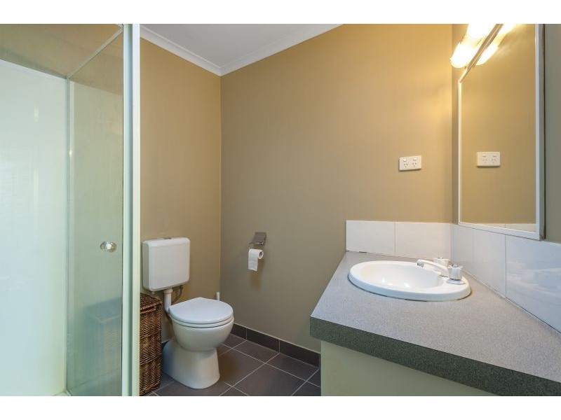 14 Russell Avenue, Woodend VIC 3442