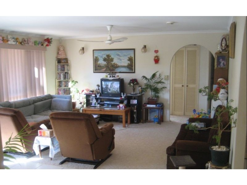 1/18 Baldwin St, Golden Beach QLD 4551