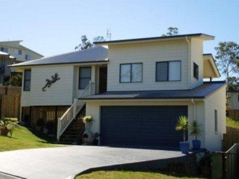 1 Treetops Crt, Mooloolah Valley QLD 4553