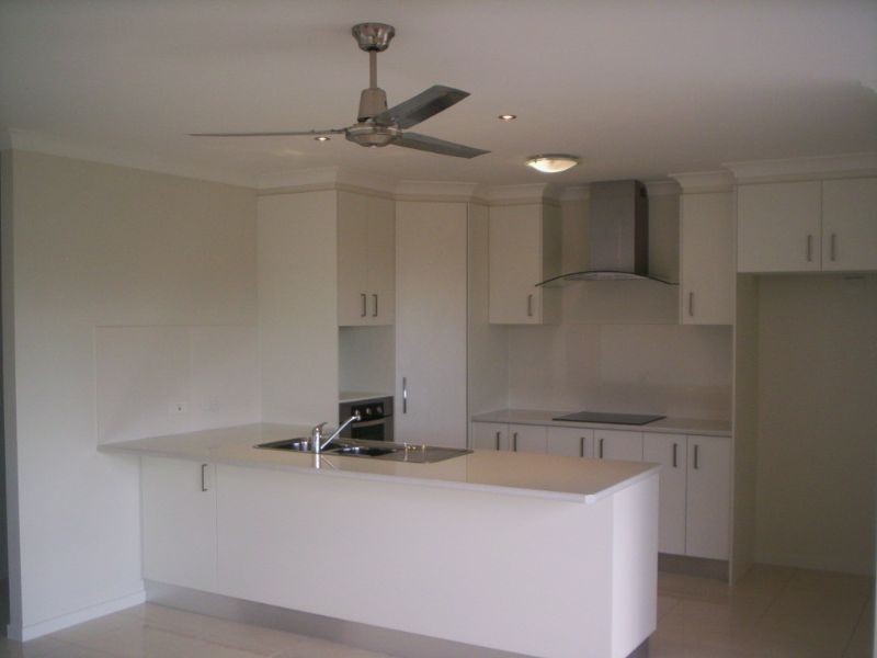 325 High Park Cres, Little Mountain QLD 4551