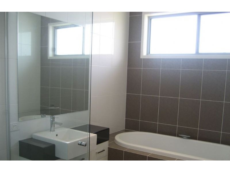 4/202 Bledisloe Blvd, Pelican Waters QLD 4551