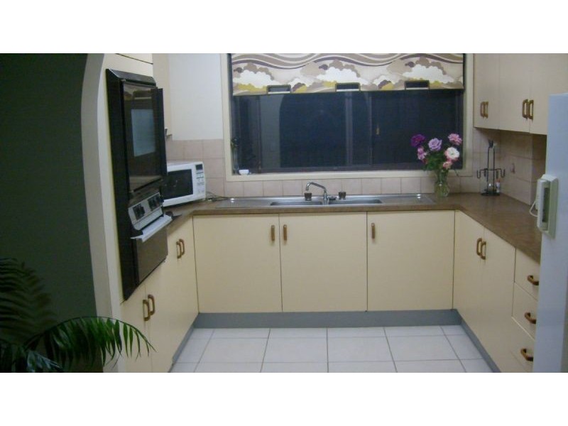 1/18 Baldwin St, Golden Beach QLD 4551