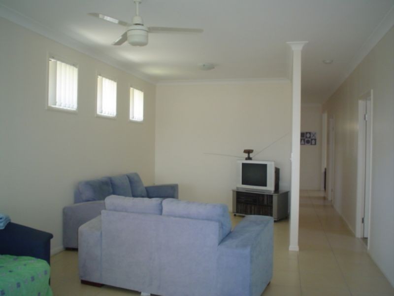 10 Donnelly Pl, Caloundra West QLD 4551