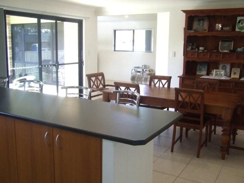 25 Maddock Ave, Mooloolah Valley QLD 4553