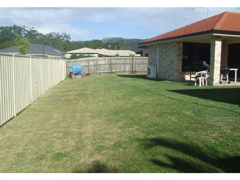 25 Maddock Ave, Mooloolah Valley QLD 4553