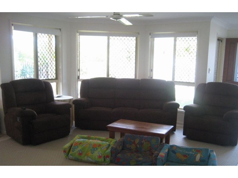 16 Springs Drive, Little Mountain QLD 4551