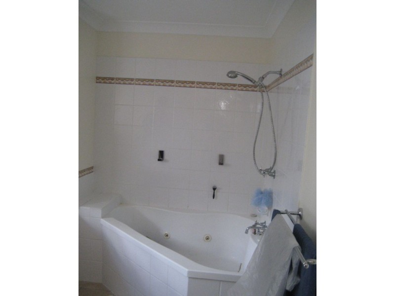 16 Springs Drive, Little Mountain QLD 4551