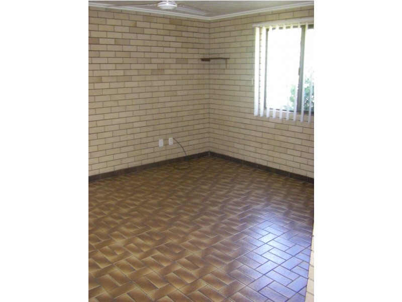 1/8 Ganawarra, Currimundi QLD 4551