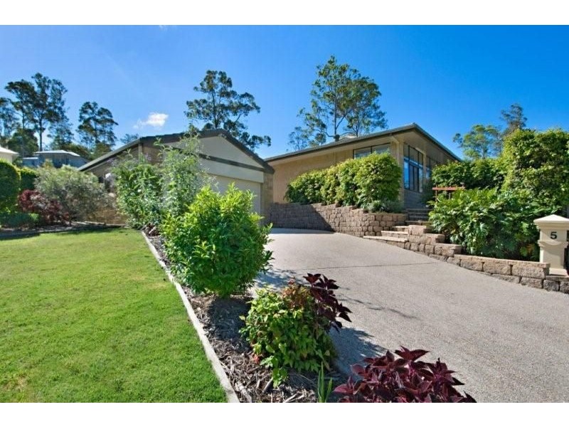 5 Treetops Crt, Mooloolah Valley QLD 4553
