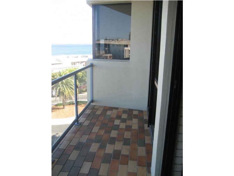 8/28 Levuka Ave, Kings Beach QLD 4551