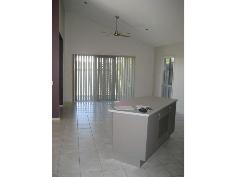 2 Brushbox Pl, Meridan Plains QLD 4551