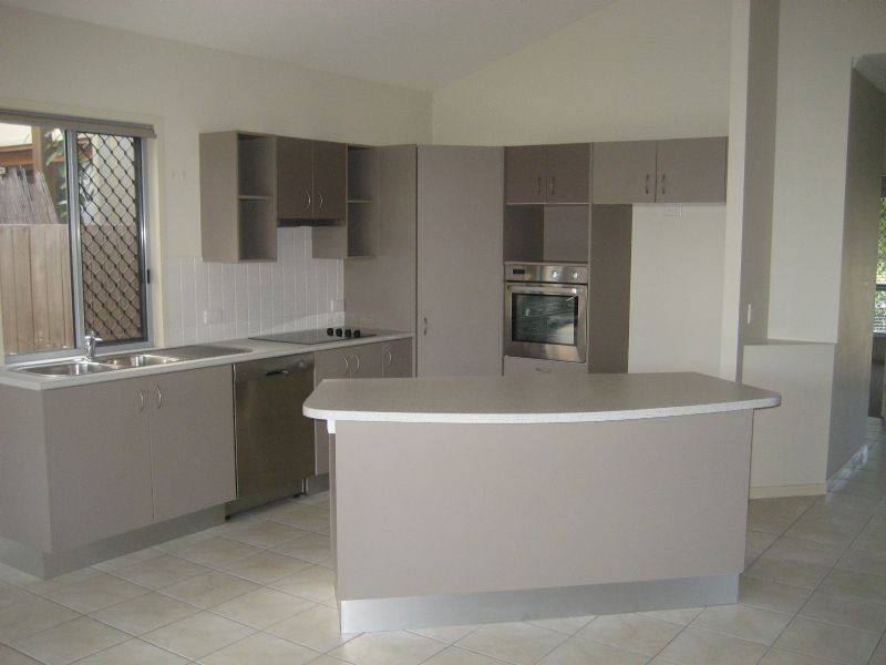 2 Brushbox Pl, Meridan Plains QLD 4551