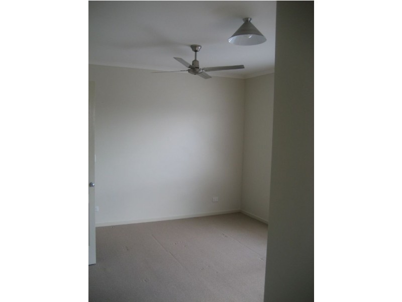 2 Brushbox Pl, Meridan Plains QLD 4551