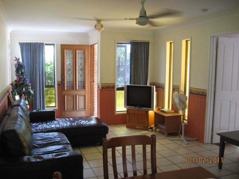 11 Oval Ave, Caloundra QLD 4551