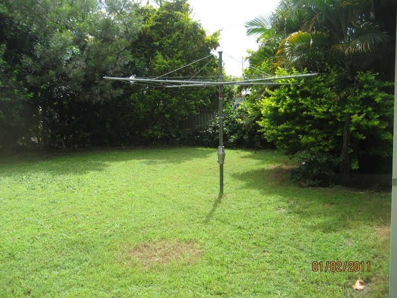 11 Oval Ave, Caloundra QLD 4551