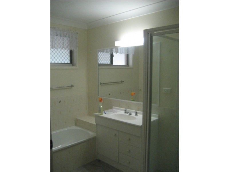 70 Beerburrum St, Battery Hill QLD 4551