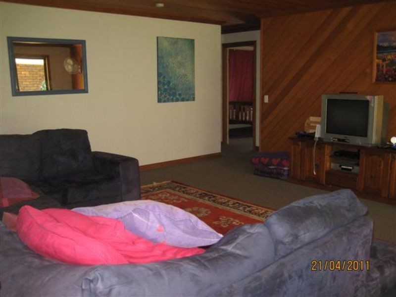 12 Glenray St, Caloundra QLD 4551