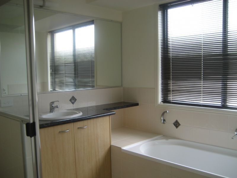 17 Campbellville Crt, Pelican Waters QLD 4551