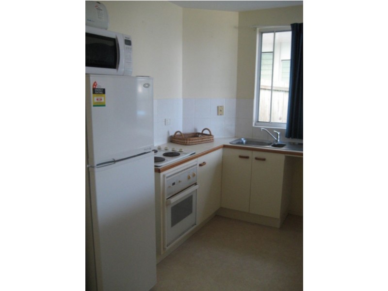 2/14 Mahia Tce, Kings Beach QLD 4551