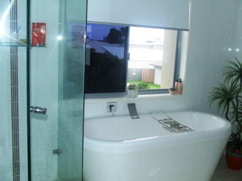 9 Rutherford Pl, Pelican Waters QLD 4551