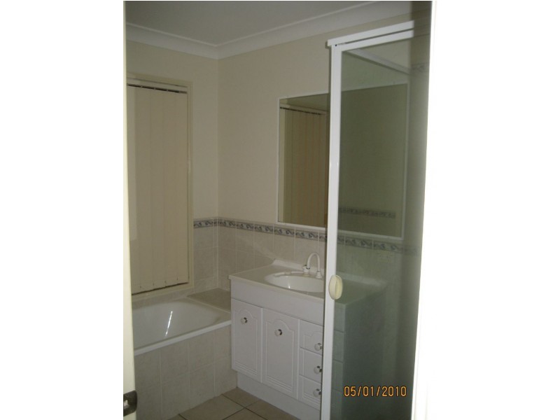 8 Cheviot Crt, Little Mountain QLD 4551