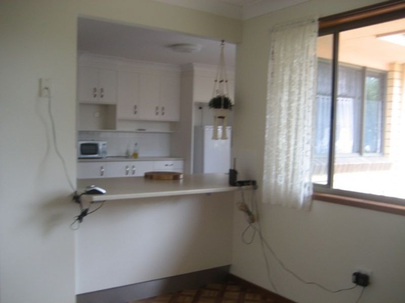 8 Rowell St, Battery Hill QLD 4551