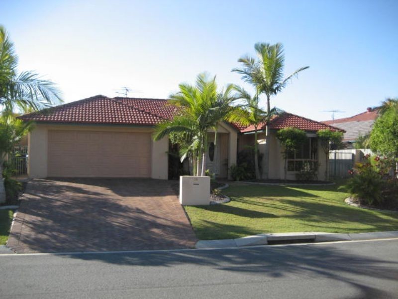 25 Gradorean St, Pelican Waters QLD 4551