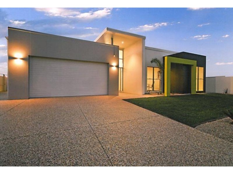 27 Abbey Crt, Pelican Waters QLD 4551