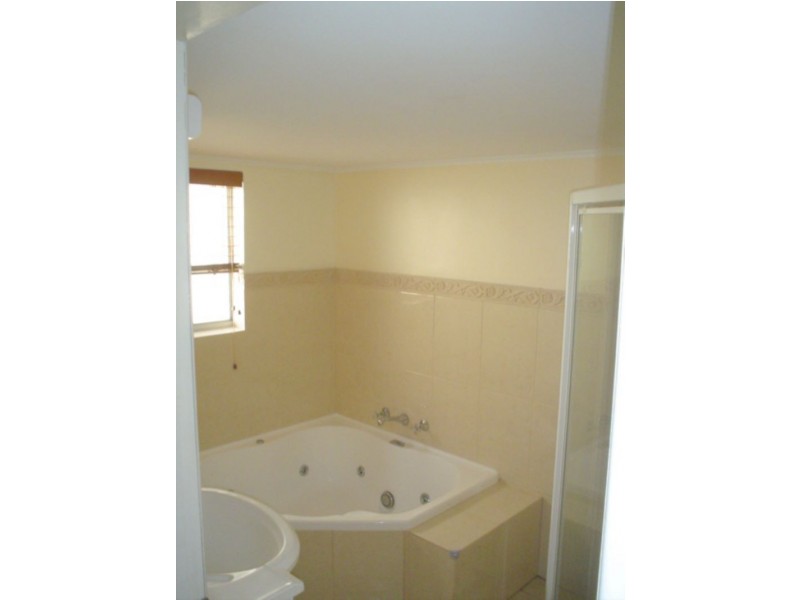 1/46 Esplanade, Golden Beach QLD 4551