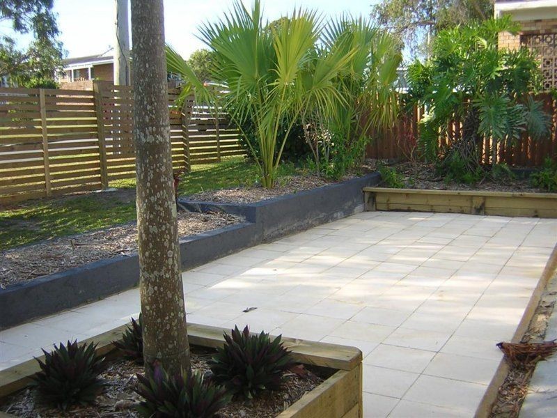 17 Lyon St, Dicky Beach QLD 4551