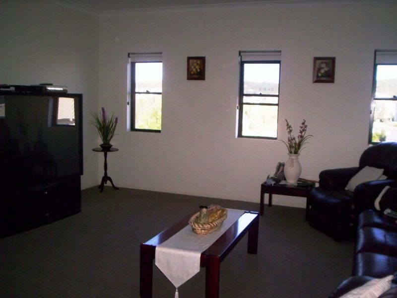 2/4 Andrew Ave, Little Mountain QLD 4551