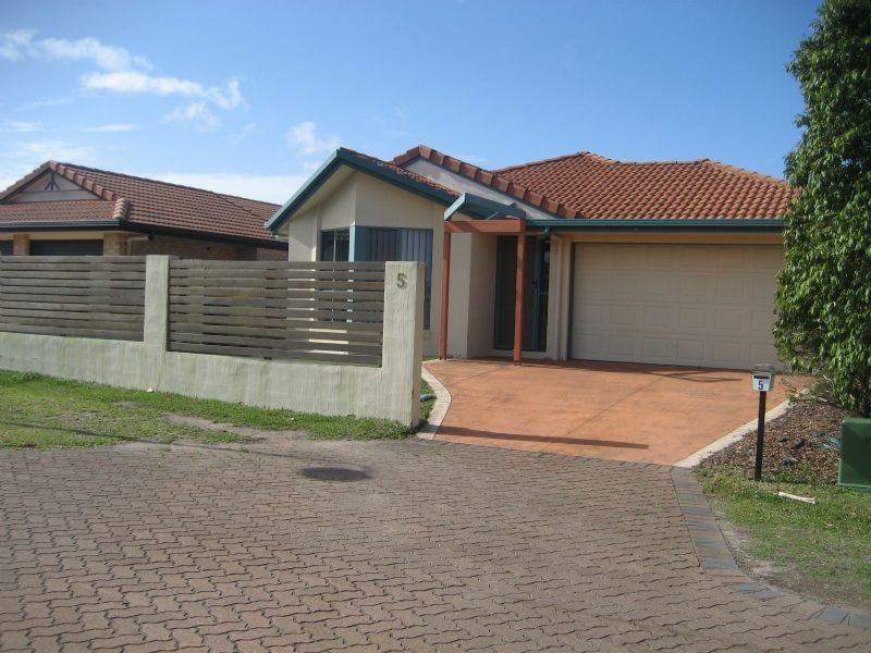 5 Lachlan Close, Caloundra West QLD 4551