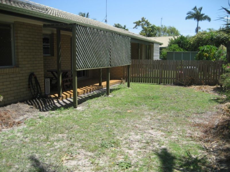 2/49 Wavell Avenue, Golden Beach QLD 4551