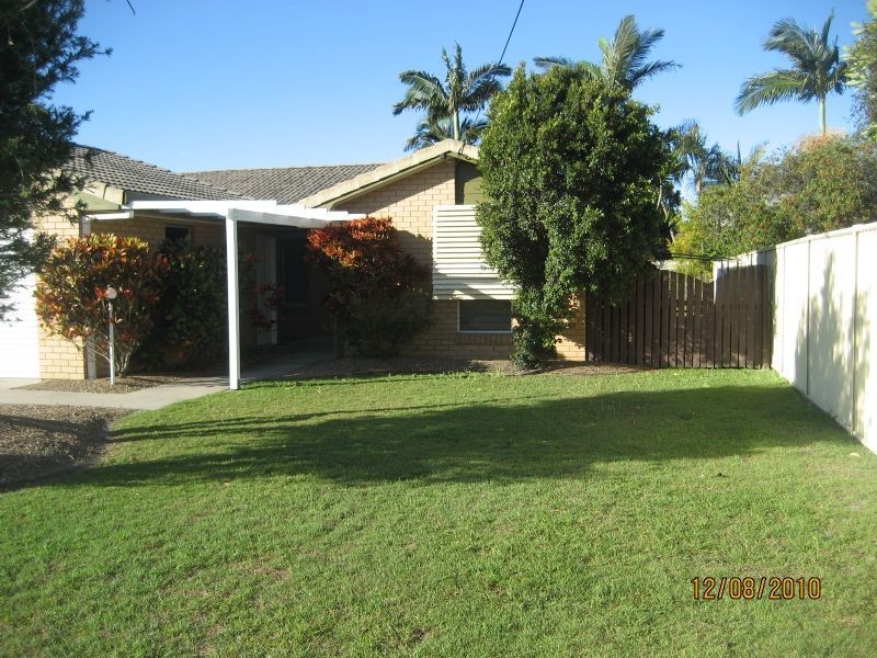 2/49 Wavell Avenue, Golden Beach QLD 4551