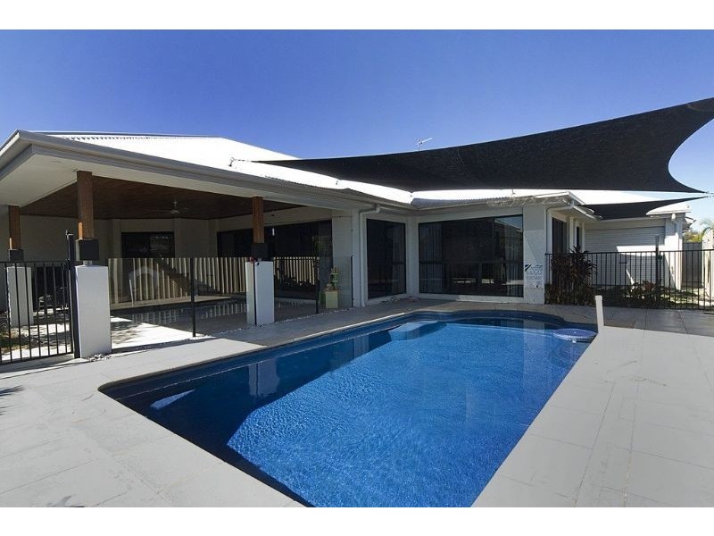 9 Schnappering Close, Pelican Waters QLD 4551